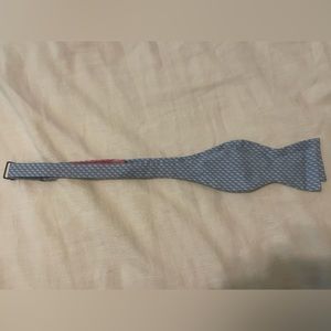 Vineyard Vines Whale Patterned Light Blue Bow Tie